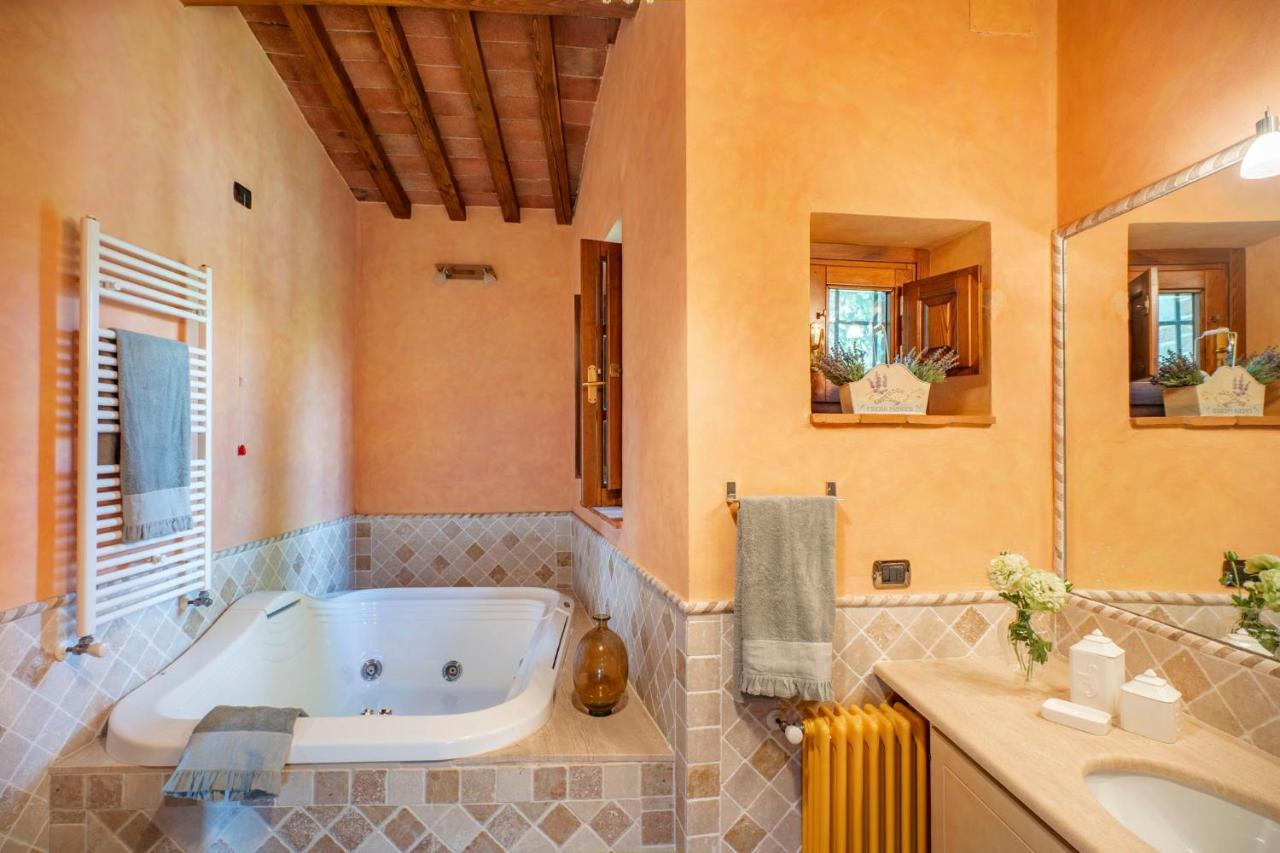 Casa Loretta, Your Luxurious Getaway With Stunning Views Nievole Exterior foto